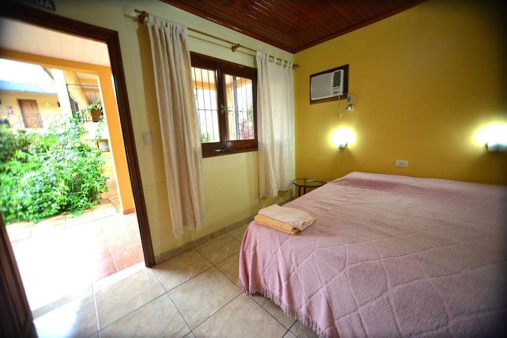 Hotel Lilian Puerto Iguazú Extérieur photo